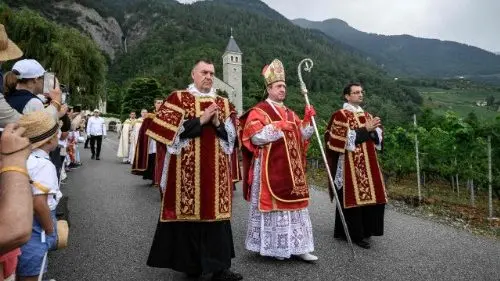 lefevriani in processione lefevriani in processione